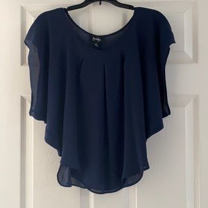 Great loose fitting shirt, size M